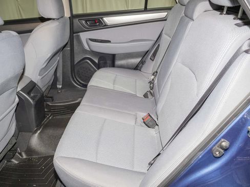 Used 2019 Subaru Outback 2.5i AWD/4WD image 12