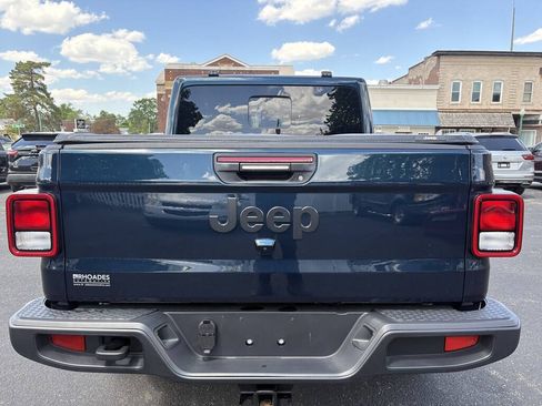Used 2025 Jeep Gladiator Sport AWD/4WD image 6