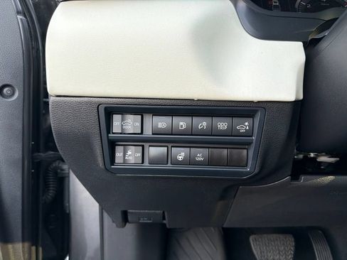 Used 2025 Toyota Tundra Capstone AWD/4WD image 23