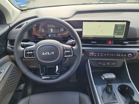 New 2026 Kia Carnival FWD image 18