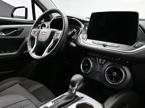 Used 2025 Chevrolet Blazer LT FWD image 14