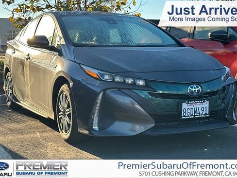 Used 2018 Toyota Prius Prime Premium image 1