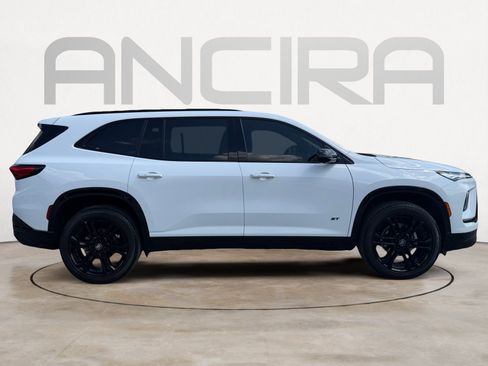Used 2025 Buick Enclave Sport Touring w/ Power Package FWD image 10
