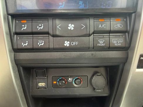 Used 2022 Toyota 4Runner Limited AWD/4WD image 13