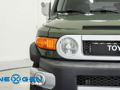 Used 2014 Toyota FJ Cruiser 4WD image 5
