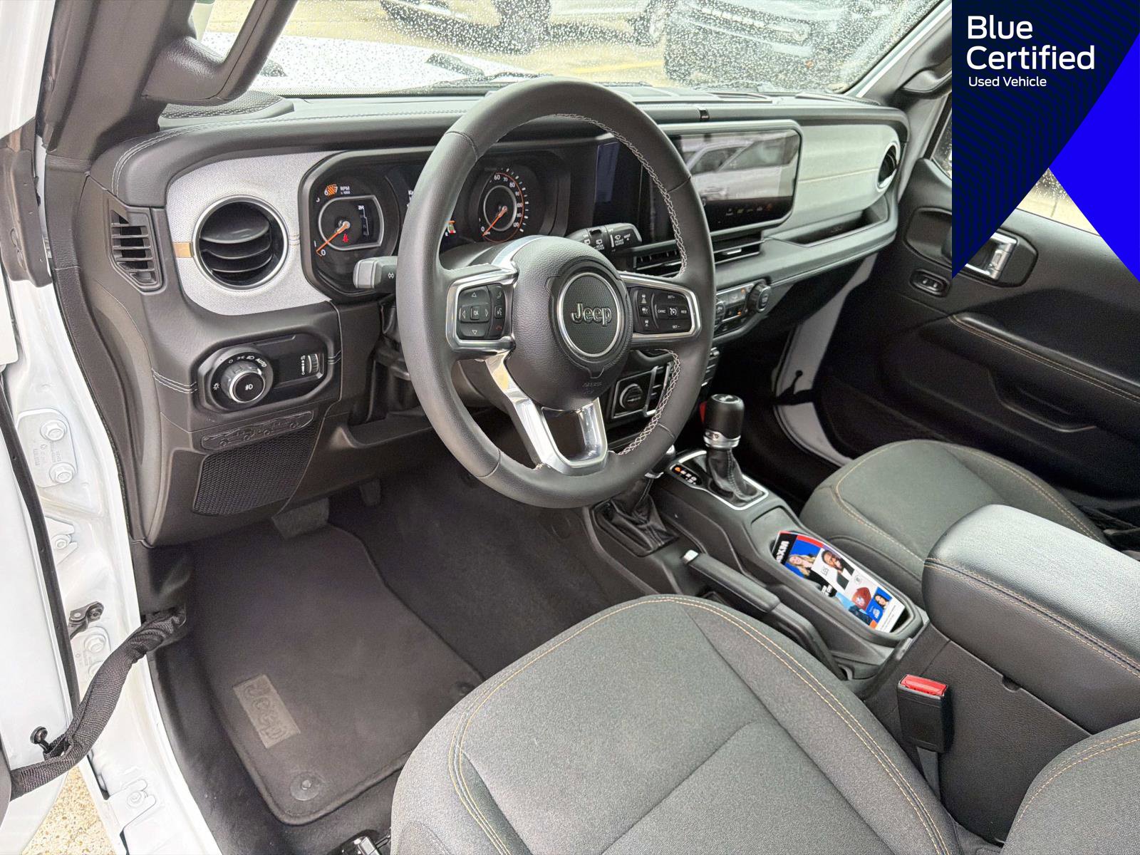 Used 2025 Jeep Wrangler Unlimited Sahara AWD/4WD image 24