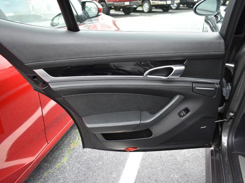 Used 2013 Porsche Panamera 4S image 37
