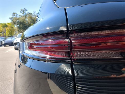 Used 2025 Porsche Cayenne image 16