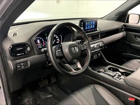 Used 2024 Honda Pilot TrailSport image 17