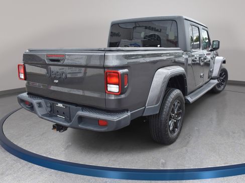Used 2022 Jeep Gladiator Sport AWD/4WD image 6