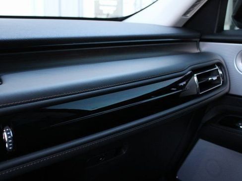 Used 2025 Lincoln Aviator Reserve w/ Equipment Group 201A image 20