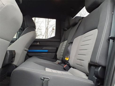 Used 2024 Toyota Tacoma TRD Off-Road image 9