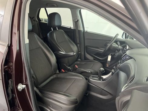 Used 2021 Chevrolet Trax LT AWD/4WD image 20