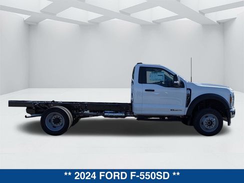 New 2024 Ford F550 4x4 Regular Cab Super Duty w/ XL Chrome Package image 3