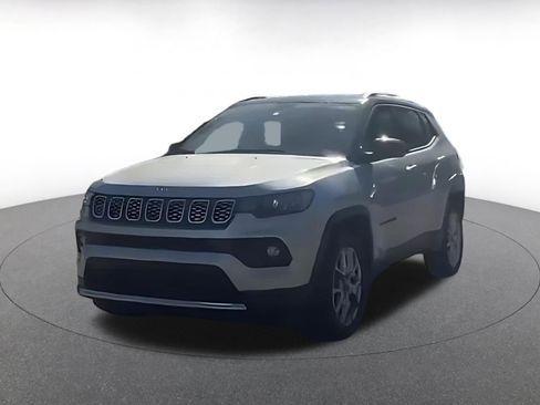Used 2025 Jeep Compass Limited AWD/4WD image 4