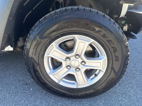 Used 2019 Jeep Wrangler Unlimited Sport S image 13