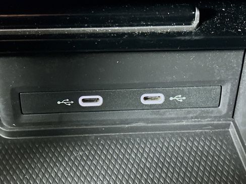 Used 2025 Volkswagen Atlas SE image 26