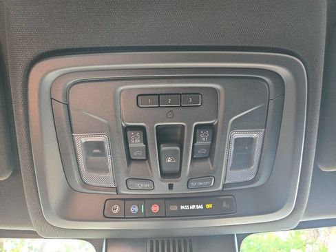 Used 2024 GMC Sierra 2500 AT4 w/ AT4 Premium Plus Package AWD/4WD image 31