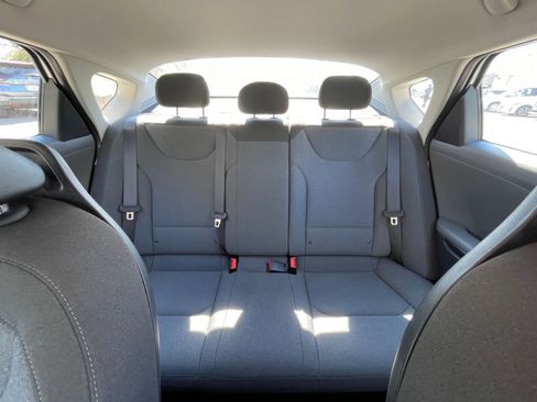 Used 2025 Kia K4 LXS FWD image 33
