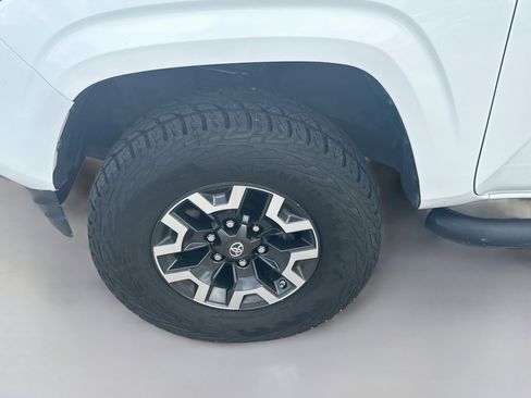 Used 2023 Toyota Tacoma SR AWD/4WD image 35