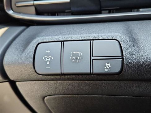 New 2025 Hyundai Elantra SEL image 18