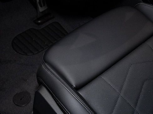 Used 2025 BMW X1 M35i w/ Premium Package image 18