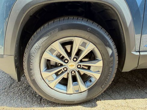 Used 2025 Chevrolet Equinox LT AWD/4WD image 29