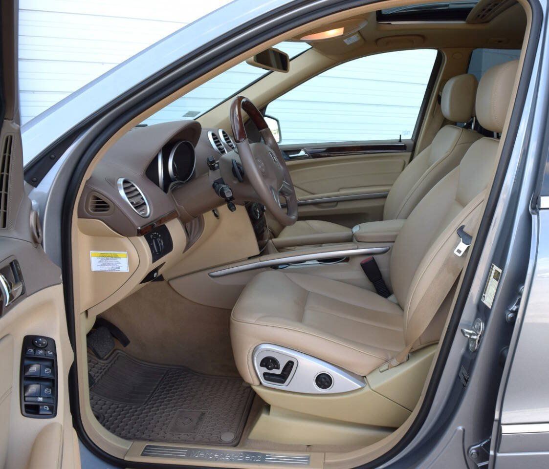 Used 2012 Mercedes-Benz GL 320 BlueTEC 4MATIC image 3