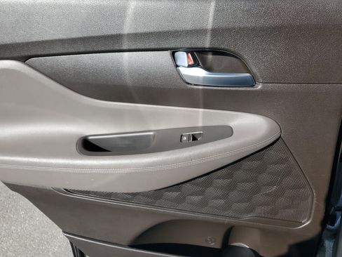 Used 2020 Hyundai Santa Fe SE image 28