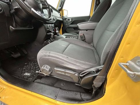 Used 2018 Jeep Wrangler Unlimited Sahara image 18