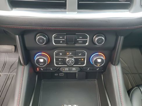 Used 2023 Chevrolet Suburban RST image 39