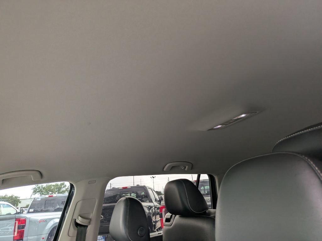 Used 2021 Volkswagen Atlas SE w/ Towing Package FWD image 21
