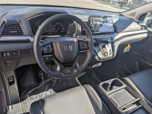 New 2026 Honda Odyssey Touring image 12