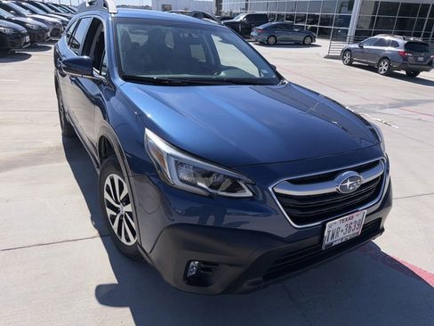 Used 2022 Subaru Outback Premium image 2