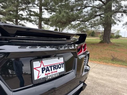 Used 2021 Chevrolet Corvette Stingray Premium Conv w/ Z51 Performance Package image 16