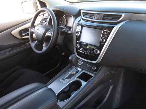 Used 2020 Nissan Murano S w/ Technology Package image 9