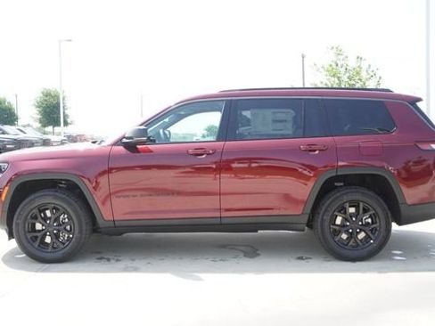 New 2026 Jeep Grand Cherokee L 2WD image 6