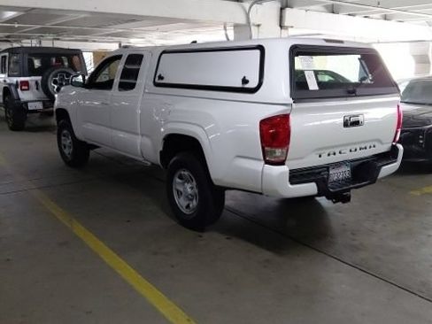 Used 2023 Toyota Tacoma SR RWD image 3