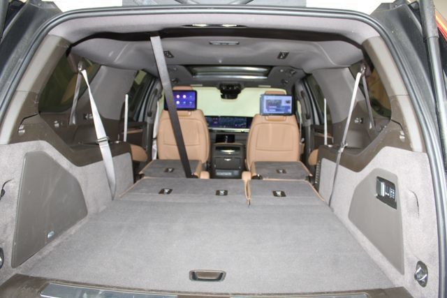 Used 2025 Cadillac Escalade ESV Premium Luxury w/ Touring Package AWD/4WD image 35