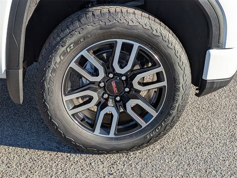 Used 2024 GMC Sierra 1500 AT4 w/ Technology Package image 12