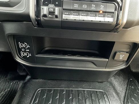 New 2026 RAM 5500 4x4 Regular Cab image 25