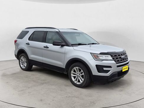Used 2017 Ford Explorer 4WD image 3