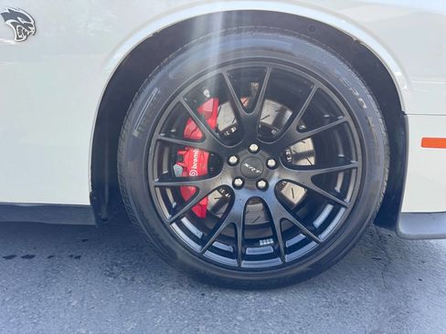 Used 2016 Dodge Challenger SRT Hellcat image 19