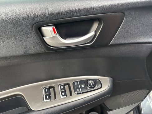 Used 2020 Kia Optima S w/ S Panoramic Sunroof Package image 19