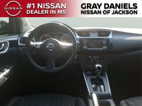 Used 2018 Nissan Sentra SV FWD image 8