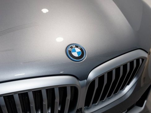 New 2026 BMW X5 xDrive50e w/ Climate Comfort Package image 7