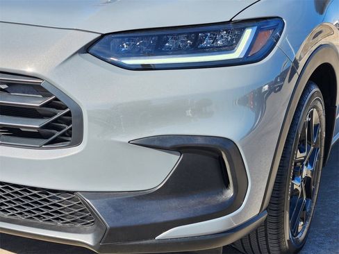 Certified 2025 Honda HR-V Sport image 9