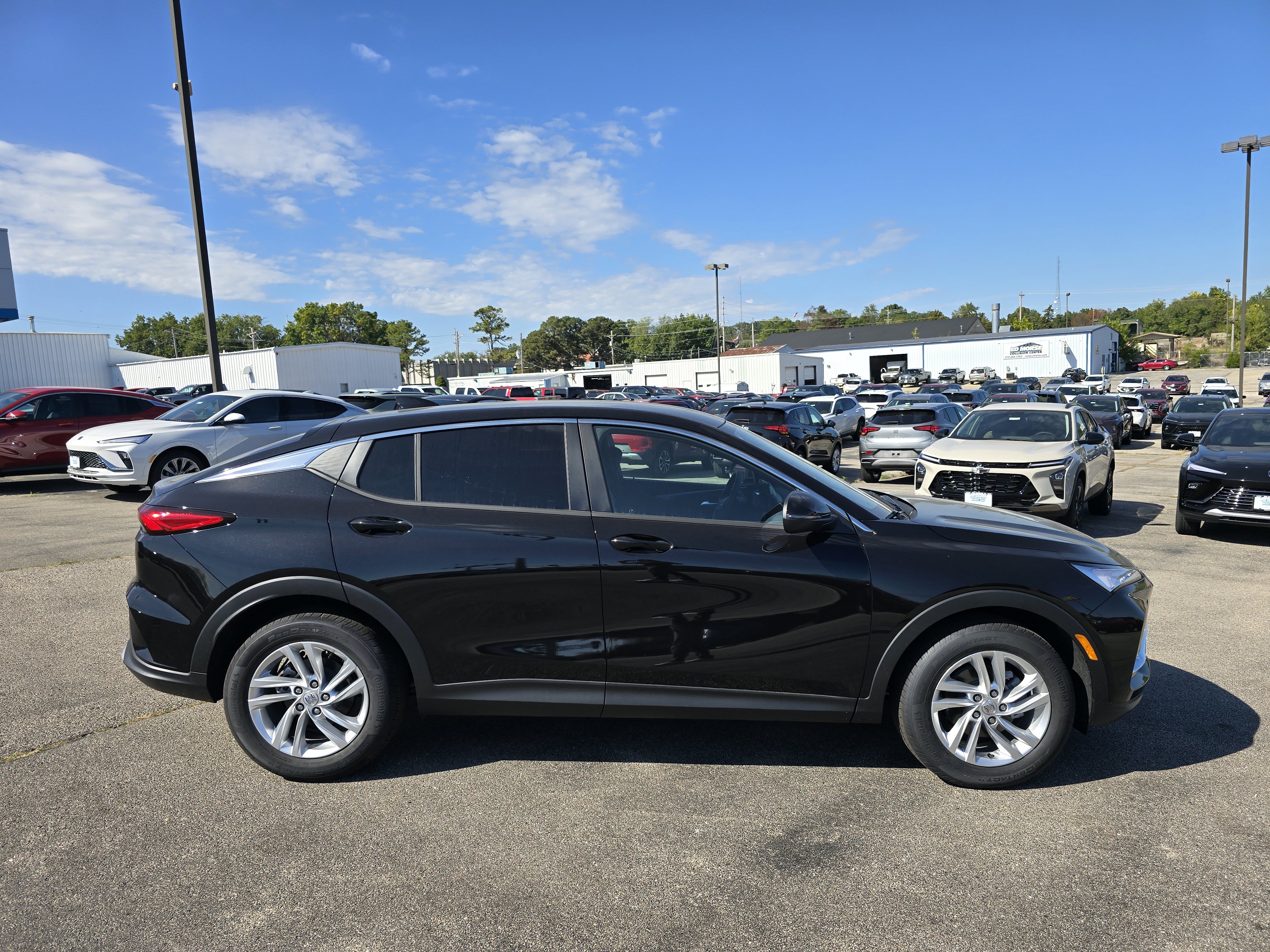 New 2026 Buick Envista Preferred w/ Convenience II Package FWD image 2