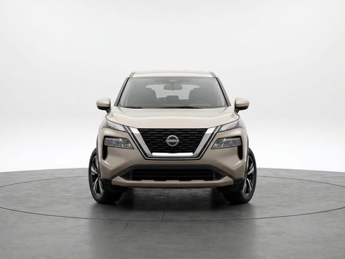 Used 2025 Nissan Rogue SV AWD/4WD image 2