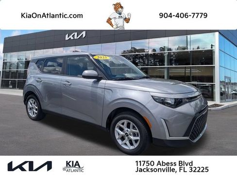 Used 2025 Kia Soul LX w/ LX Technology Package FWD image 1